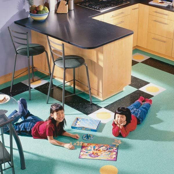 How to Lay a Vinyl Tile Floor | The Family Handyman (600 x 600 Pixel)