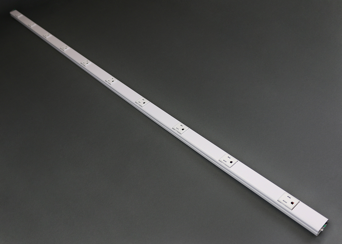 Wiremold 20GB506TR Tamper Resistant Plugmold Multioutlet System, Black