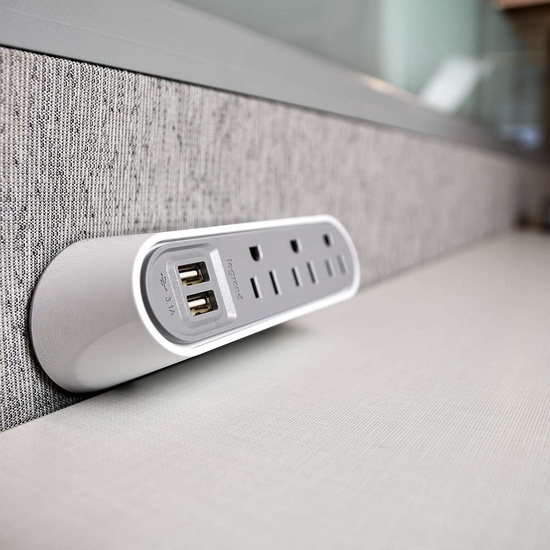 Wiremold® Slim Desktop Power Center, 3 Outlet with USB White/Gray