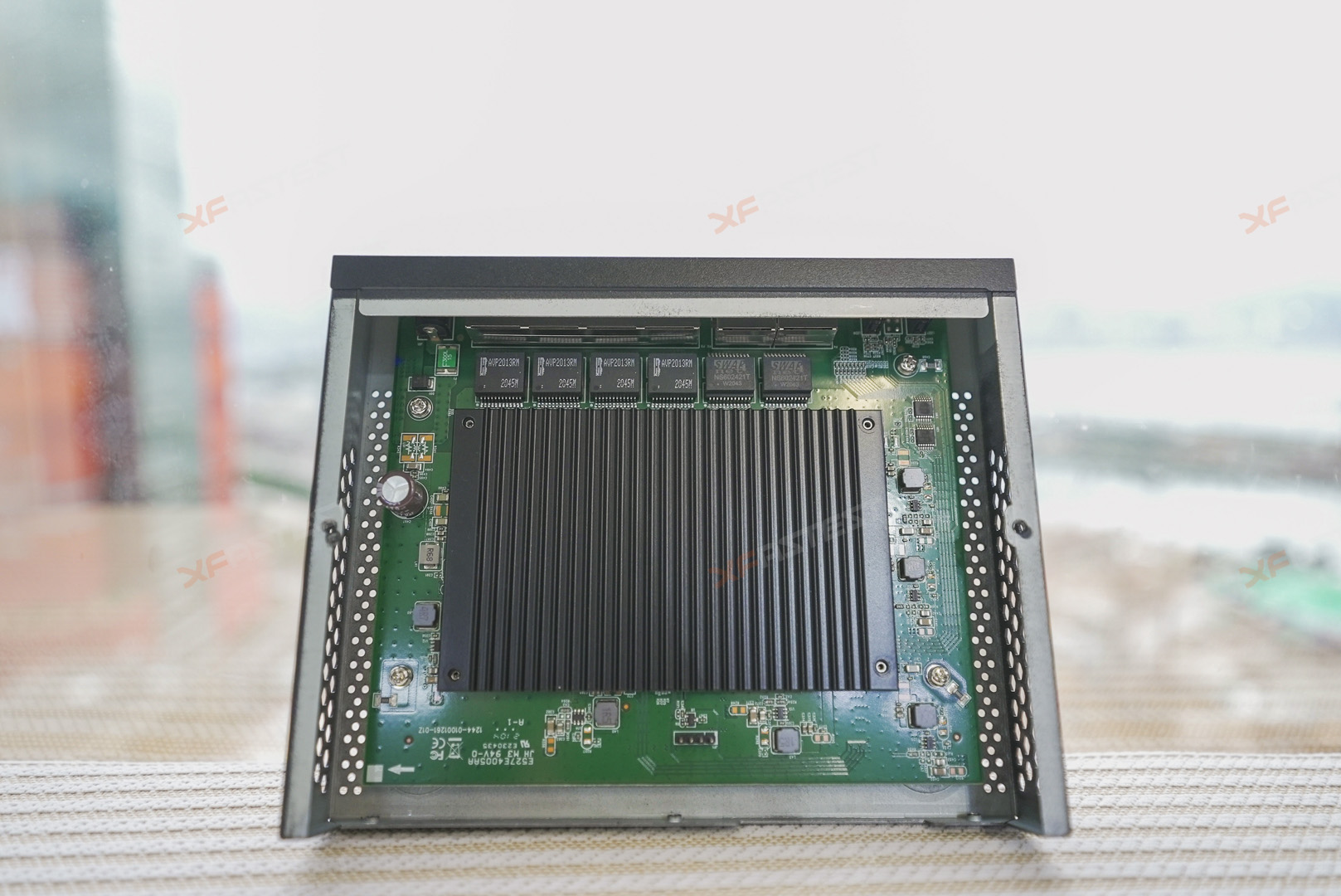 [XF 開箱] 工作室網絡升級之選 !! QNAP QSW-2104 系列 2.5GbE + 10GbE 混搭 Switch 交換器