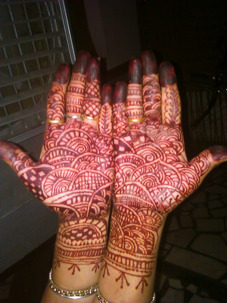 mehndi lgaoungi main sajna ke naam ki..........