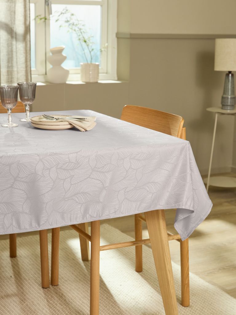 Tablecloth STILKEG 140x240 rose JYSK