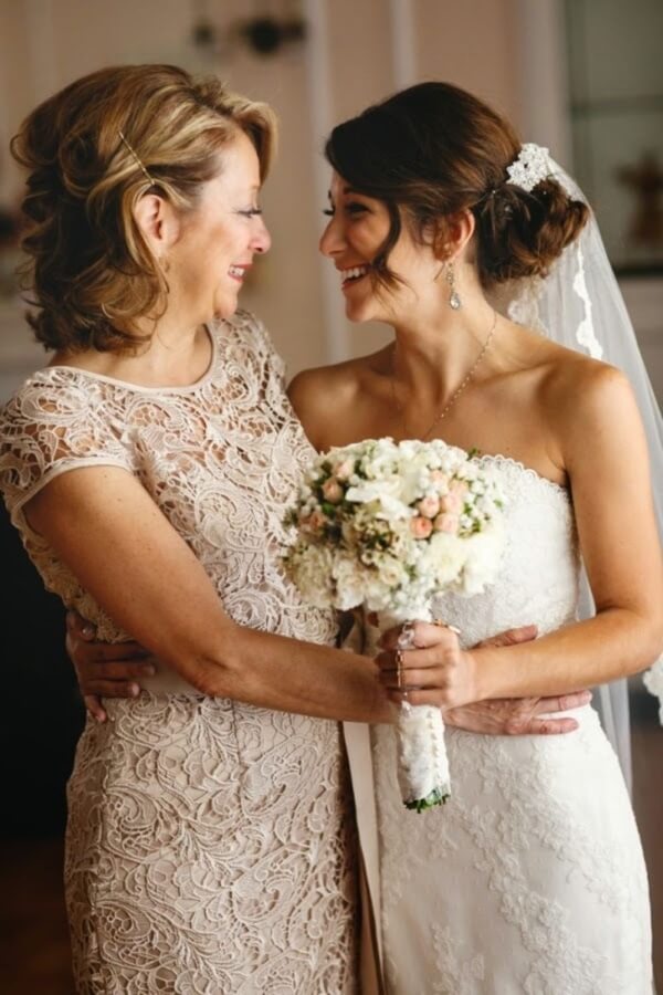 Mother of the Bride Duties Everything You Need to Know Minted