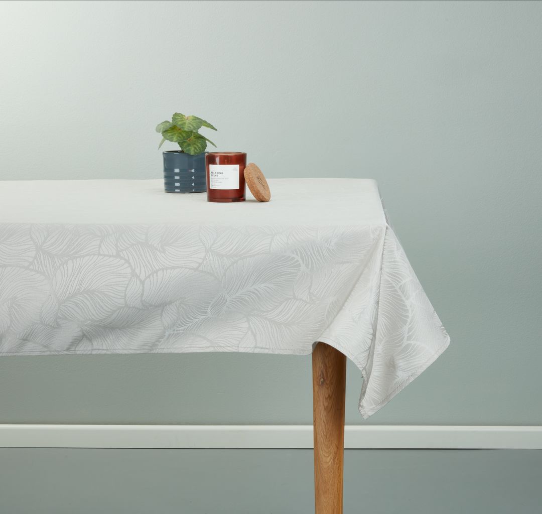 Tablecloth STILKEG 140x240 beige JYSK