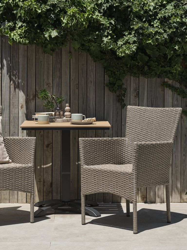 HOBRO D70 stol + 2 AIDT stolica natur JYSK