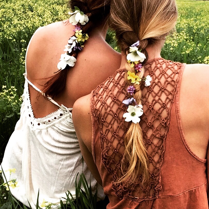 🌻🌻with grace in your heart and flowers in your hair...