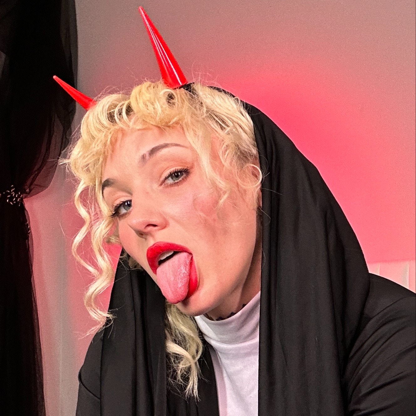 too-twisted-taboo - Social - ManyVids