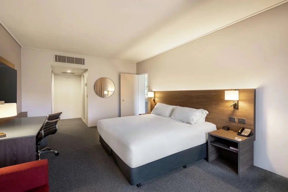 DoubleTree by Hilton Alice Springs Vio Travel Booking