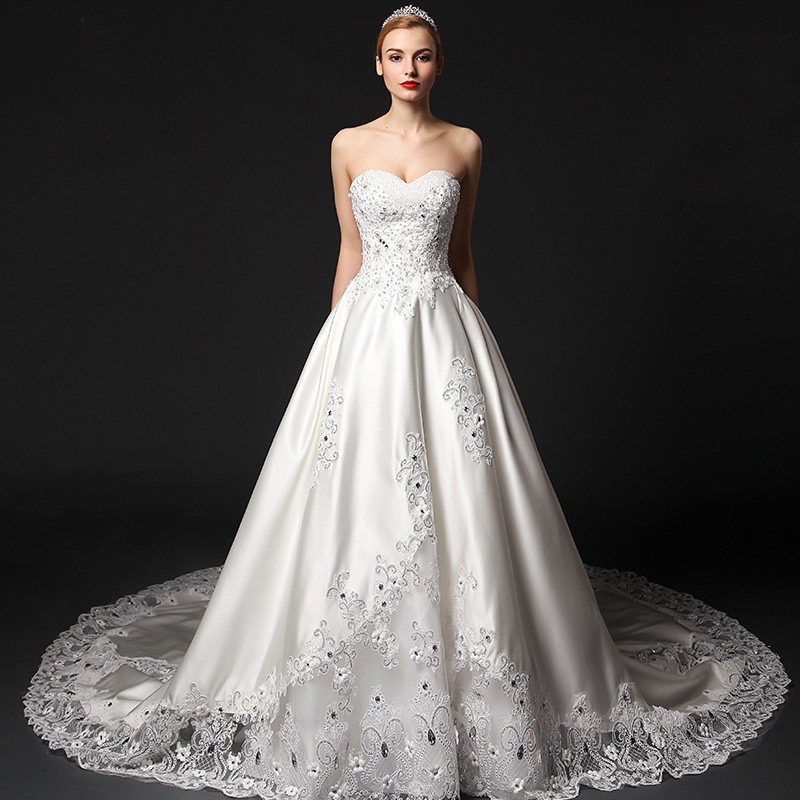 Glamourous BallGown Sweetheart Chapel Train Satin Wedding Dress With