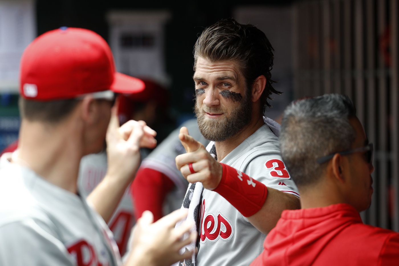 Filis aplastan a los Cachorros; Bryce Harper conecta dos jonrones CDN