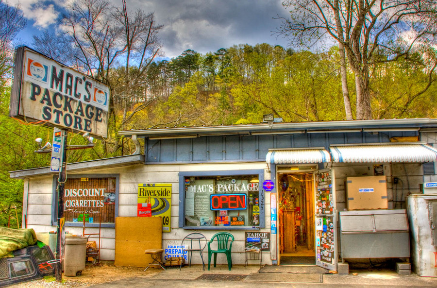 Mac's Package Store Bryson City, North Carolina HDR creme