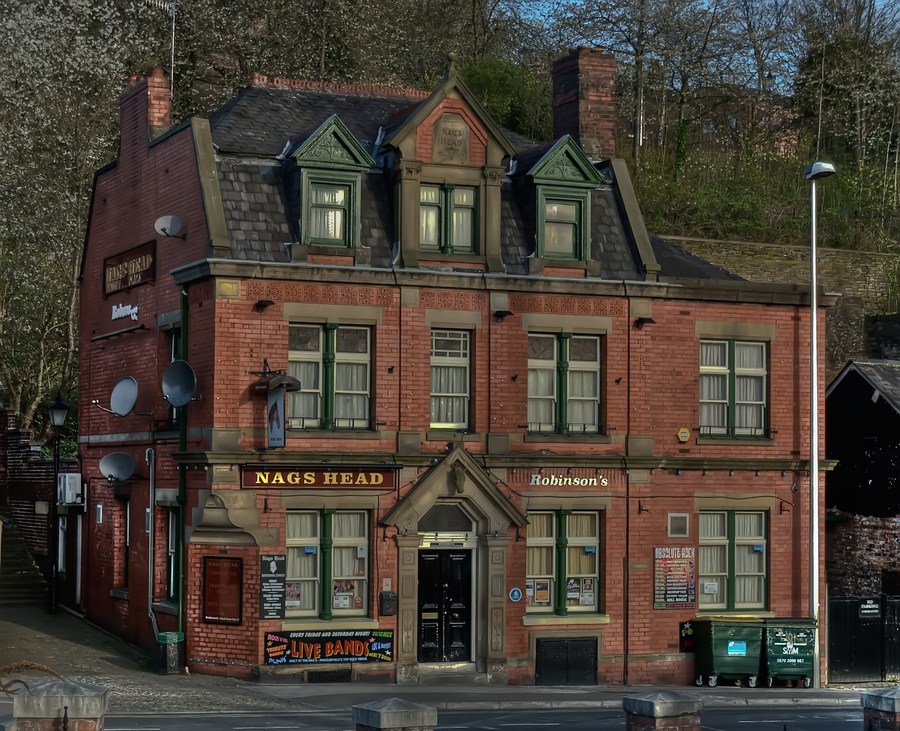 The Nags Head hdrcreme