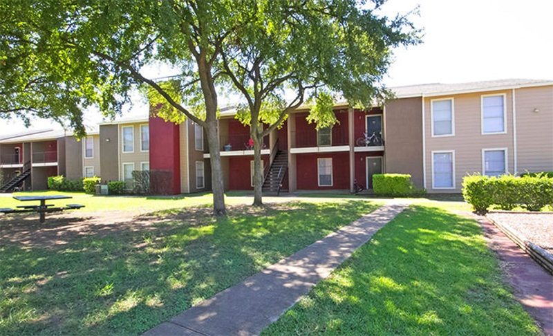 PARKS AT WALNUT Apartments, 10000 Walnut Street, Dallas