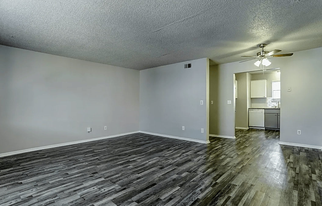 Edge At 40 Townhomes & Apartments, 4625 Tinker Diagonal, Del City, OK