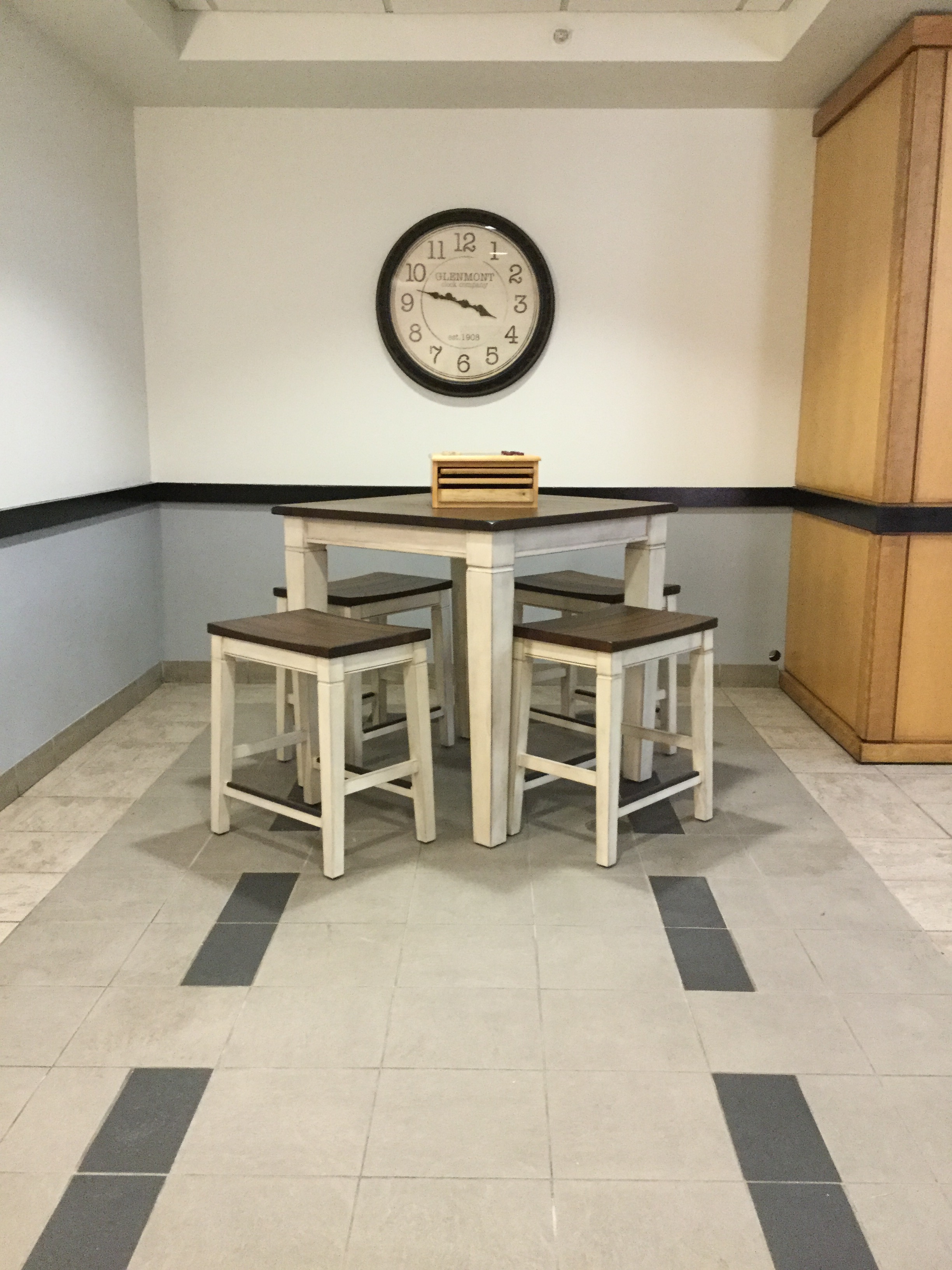 Crittenden Court Apartments, 955 W Saint Clair Avenue, Cleveland, OH