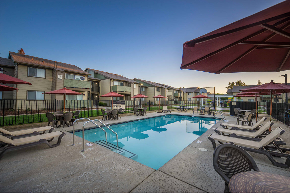Brookside Crossing Apartments in Lincoln, CA