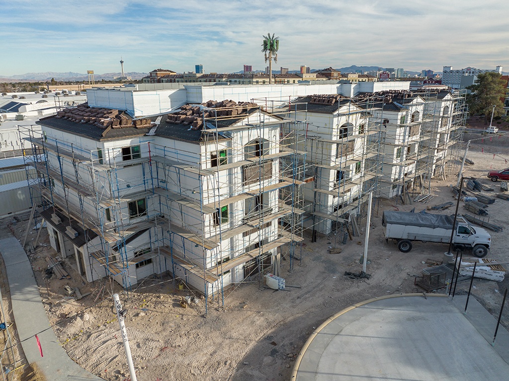 Photos and Video of Decatur Commons Family in Las Vegas, NV