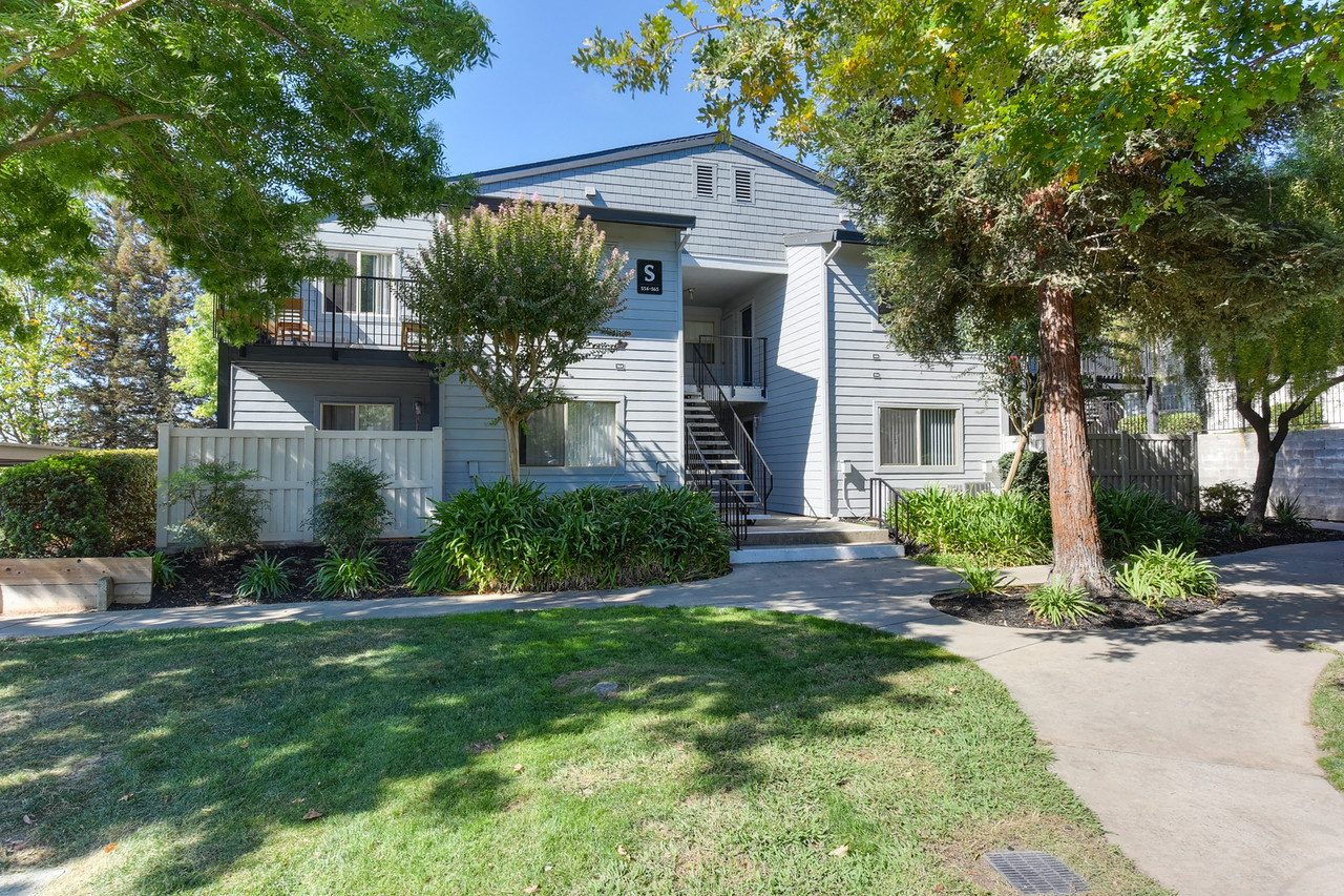 Ashford Heights Apartments Custom Page