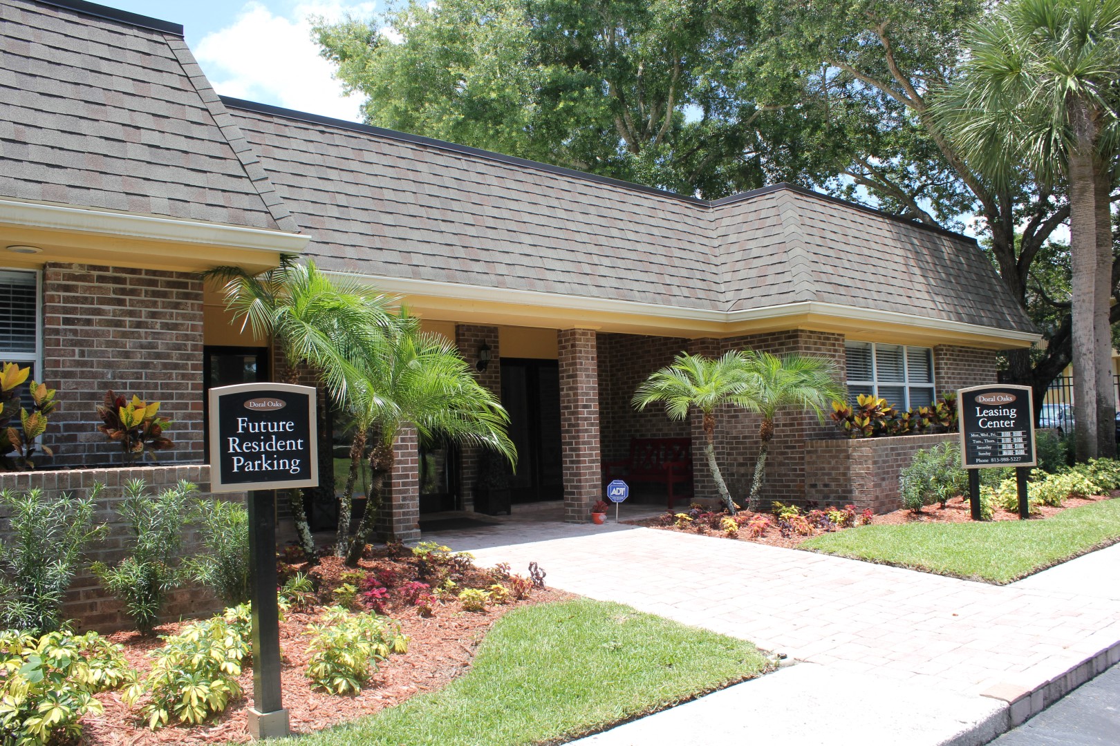 Doral Oaks Apartments Apartments in Temple Terrace, FL
