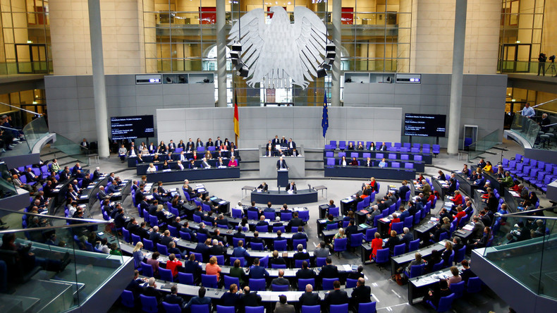 117. Sitzung des Deutschen Bundestages Aktuelle Stunde zum Einmarsch