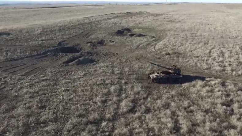 Drone footage shows one of Ukraine's bloodiest battlefields, Debaltsevo, 1yr on — RT World News