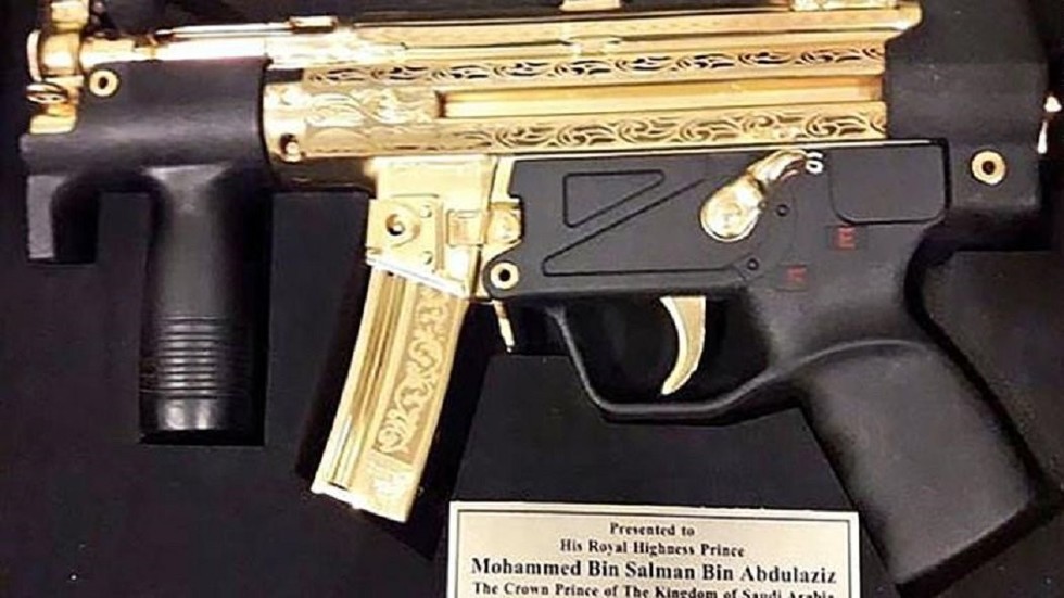 Man with the golden submachine gun Pakistan gifts Saudi prince MBS goldplated carbine — RT