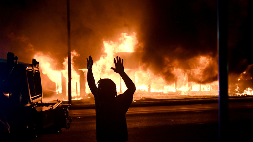 ‘We’ll burn your store down too’ Kenosha rioters show no remorse when