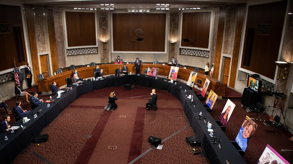 Senate Judiciary Committee approves Amy Coney Barrett Supreme Court