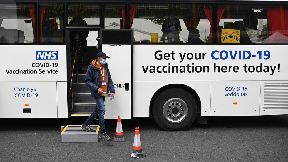 UK launches sevenvaccine trial to test Covid jab booster shots — RT UK
