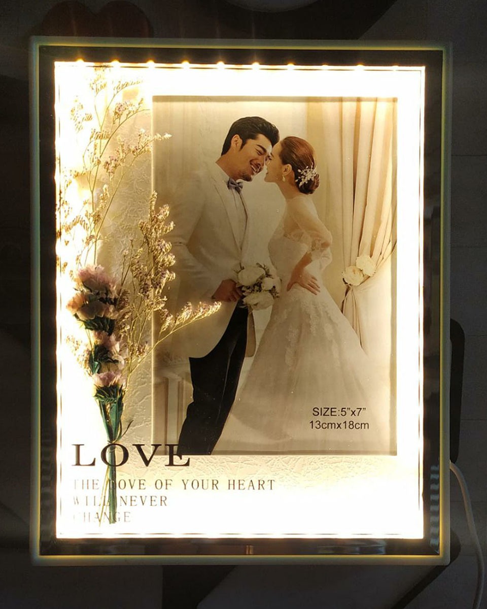 Best Customized LED Photo Frame For Your Special Memories