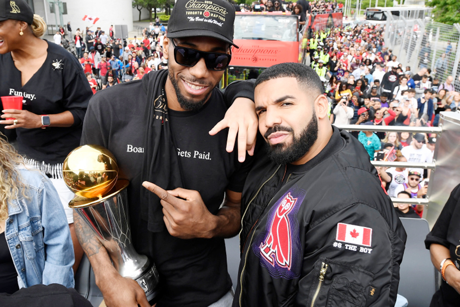 Kawhi Leonard thẹn thùng “cameo” trong MV mới của rapper Drake