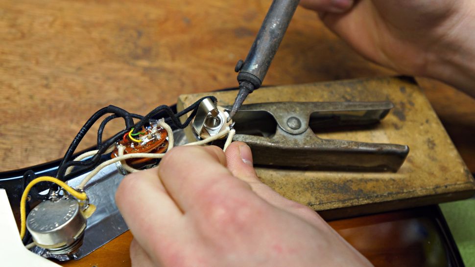 How To Wire A Guitar Killswitch In Just A Few Easy Steps Mozart Project