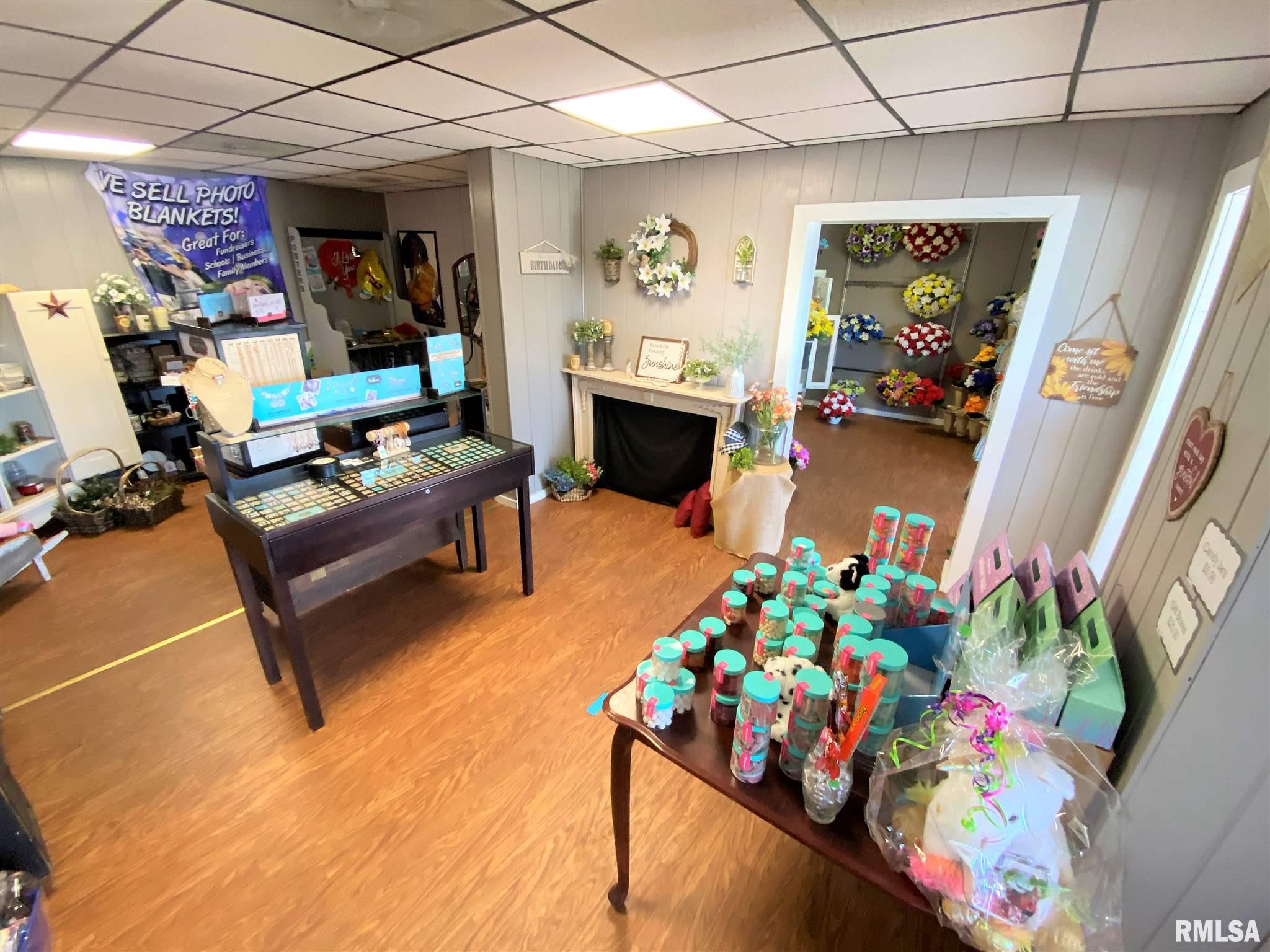Flora IL 62839 Property Peddler, Inc