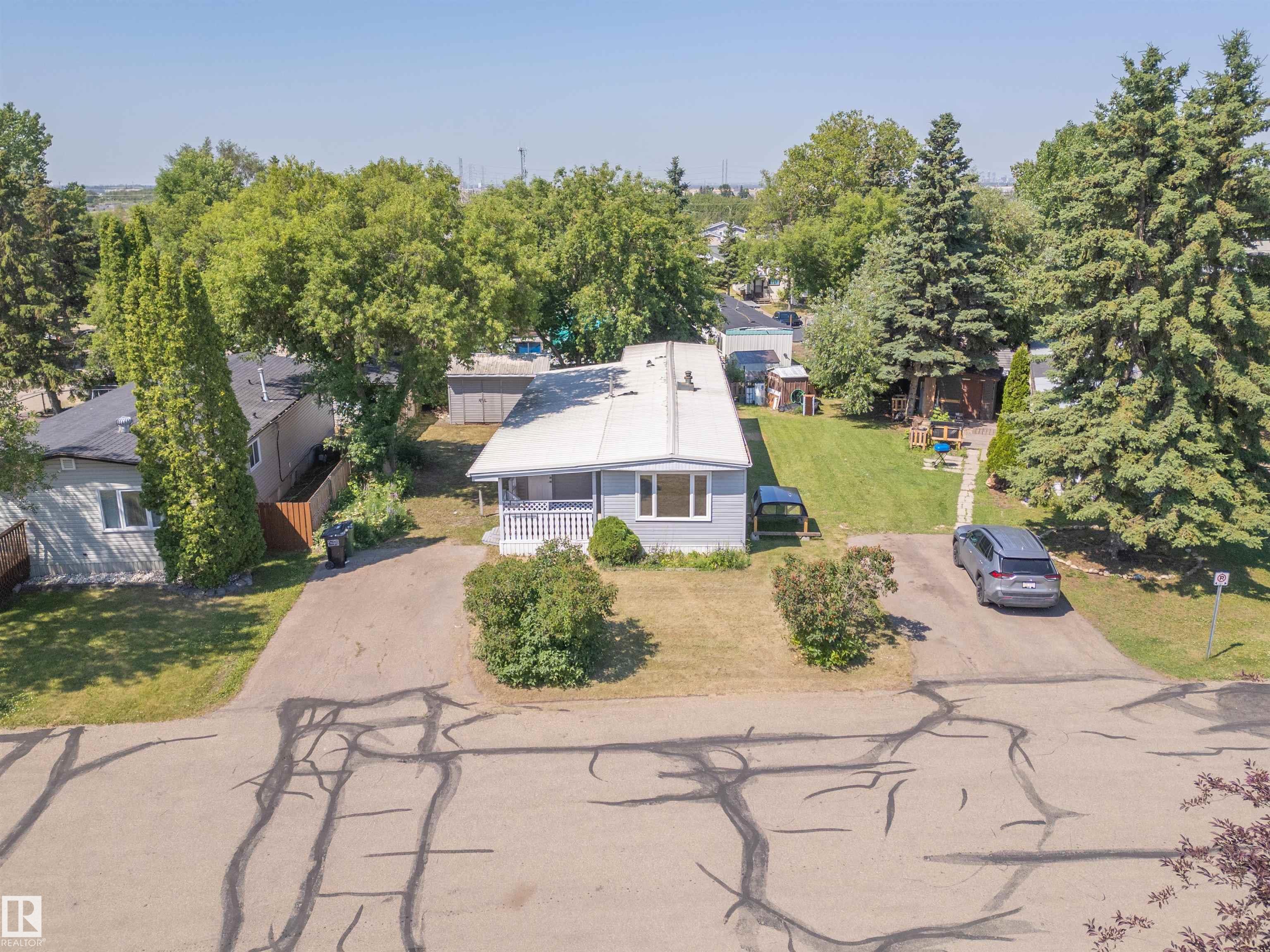 15 Round Road NW, Edmonton MLS® E4398577 Maple Oak Ridge (Edmonton