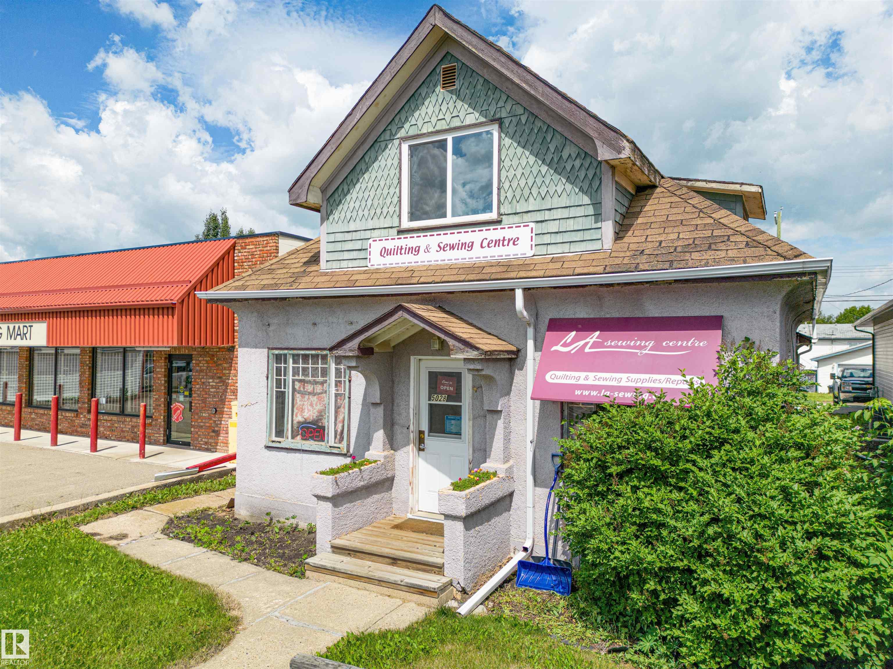 MLS® E4410475 Lamont Real Estate Elisse Moreno (REALTORS® with RE/MAX Real Estate