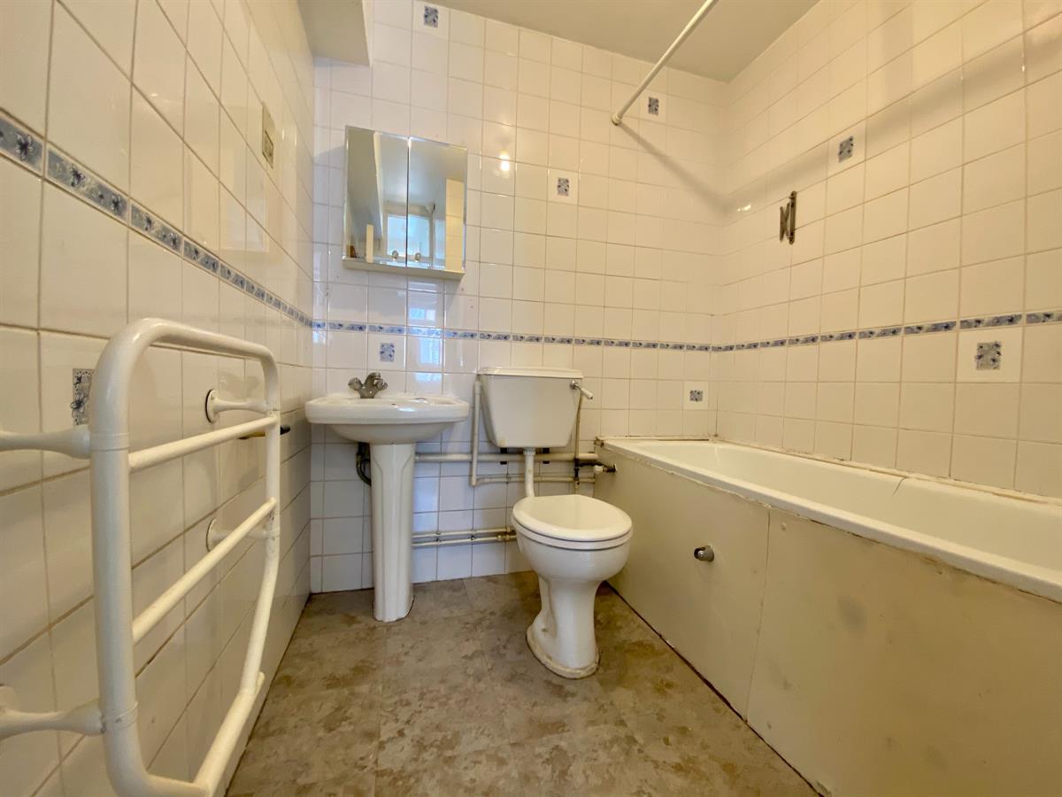 Property in Parkside, Hamilton Road, London, W5 2EG