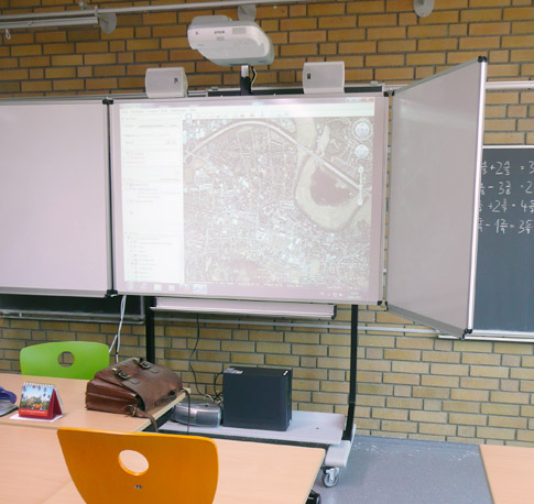 Das geschriebene kann bei bedarf trocken abgewischt werden! Sichere Schule Tafelsysteme