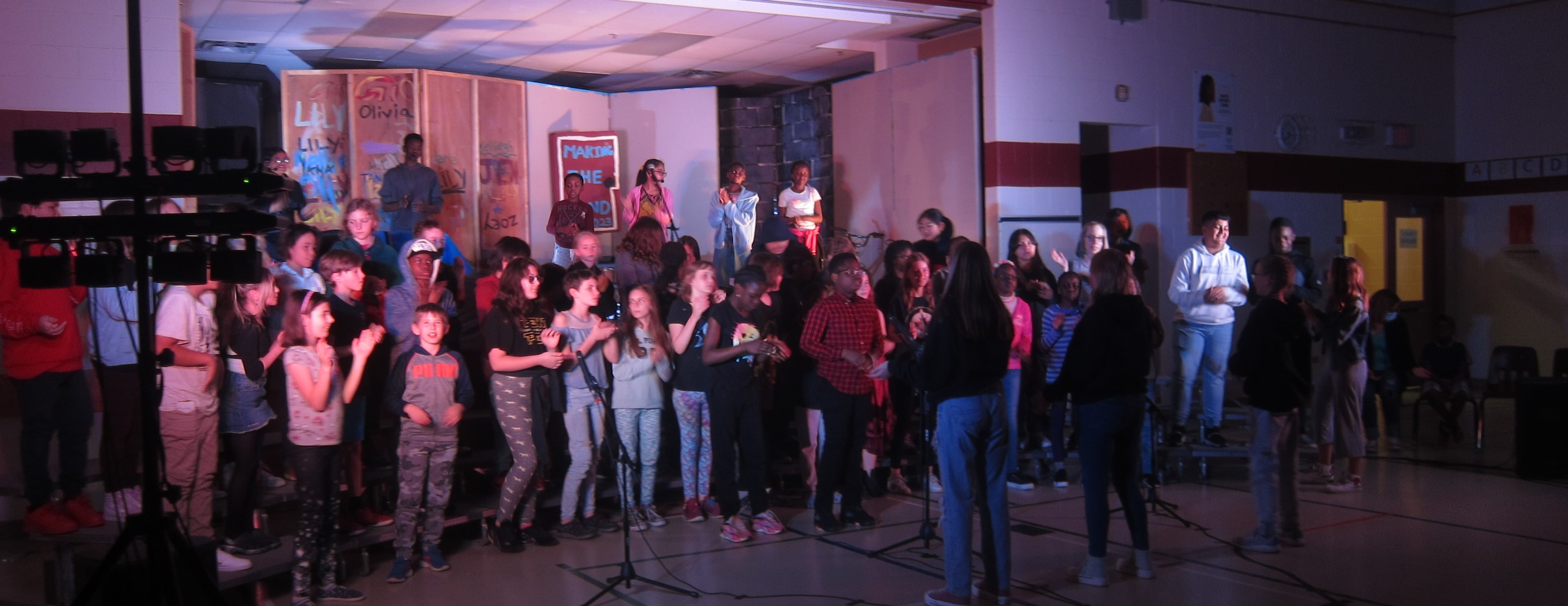 Home La Barrière Crossings School
