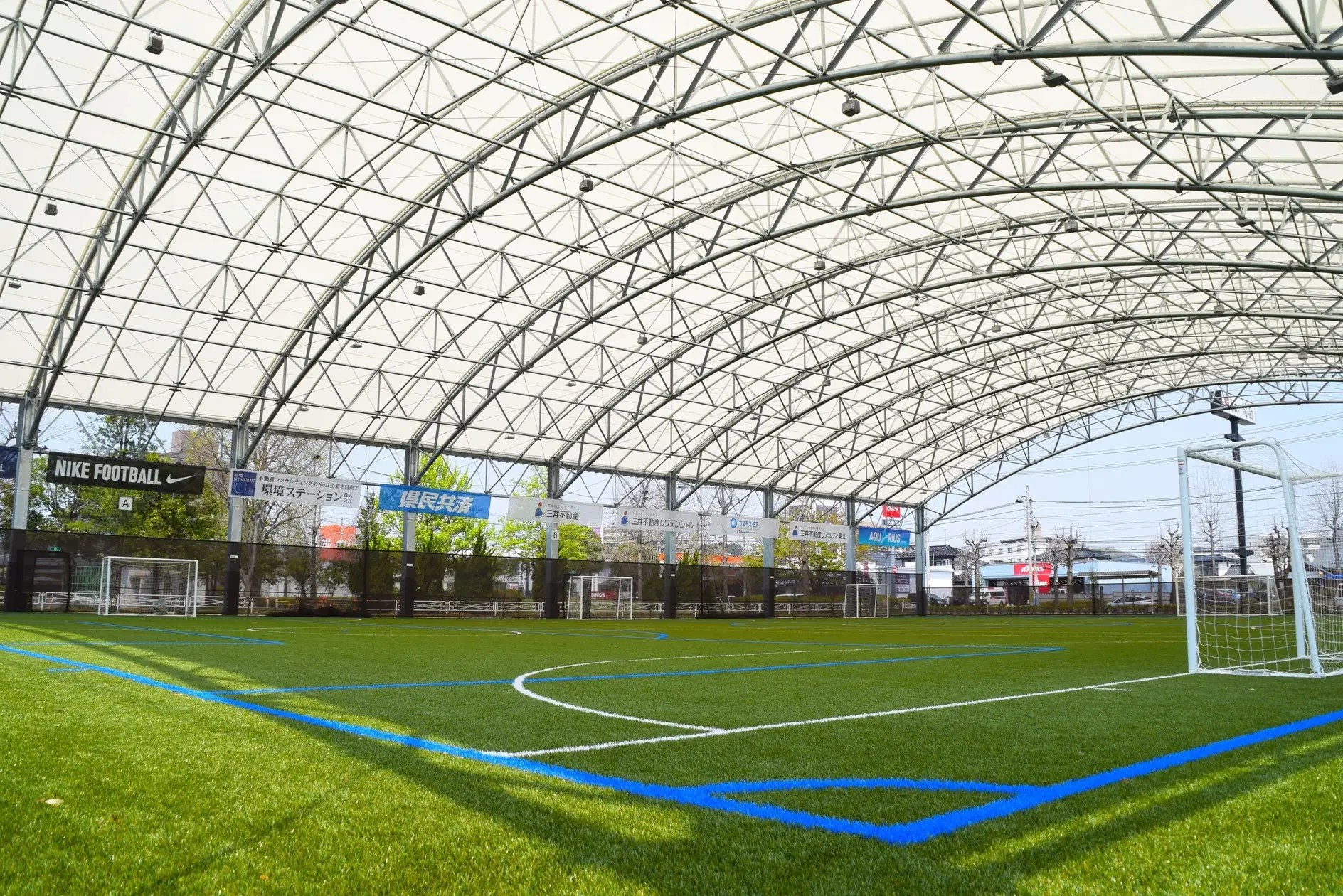 【屋根付きフットサルコートとイベントスペース 運動会や社内イベントにも】屋根付きフットサルコートとイベ...