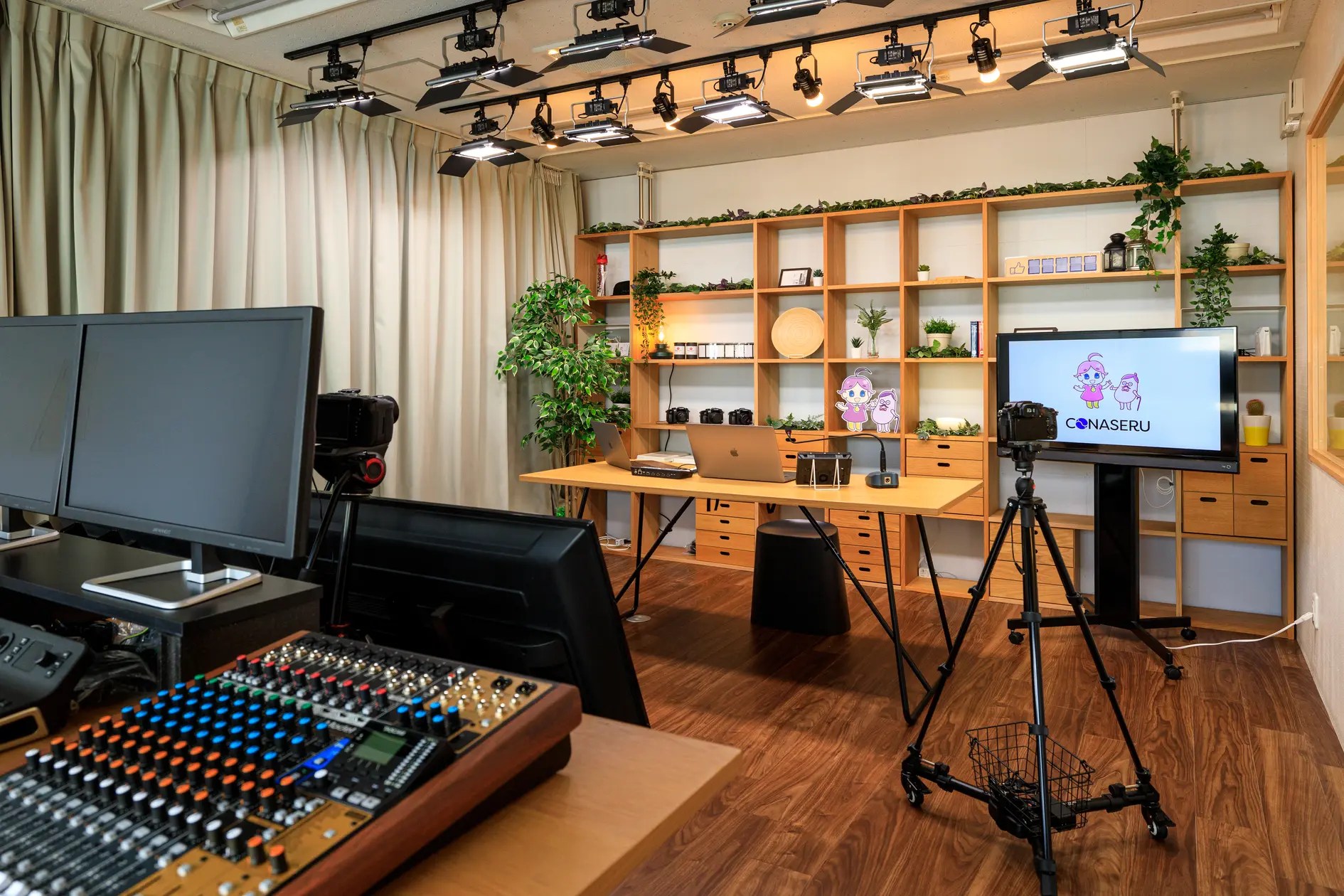 ノウハウ・機材不要のライブ配信スタジオ。セミナー・ウェビナー・商品動画収録などに！ スペースマーケット