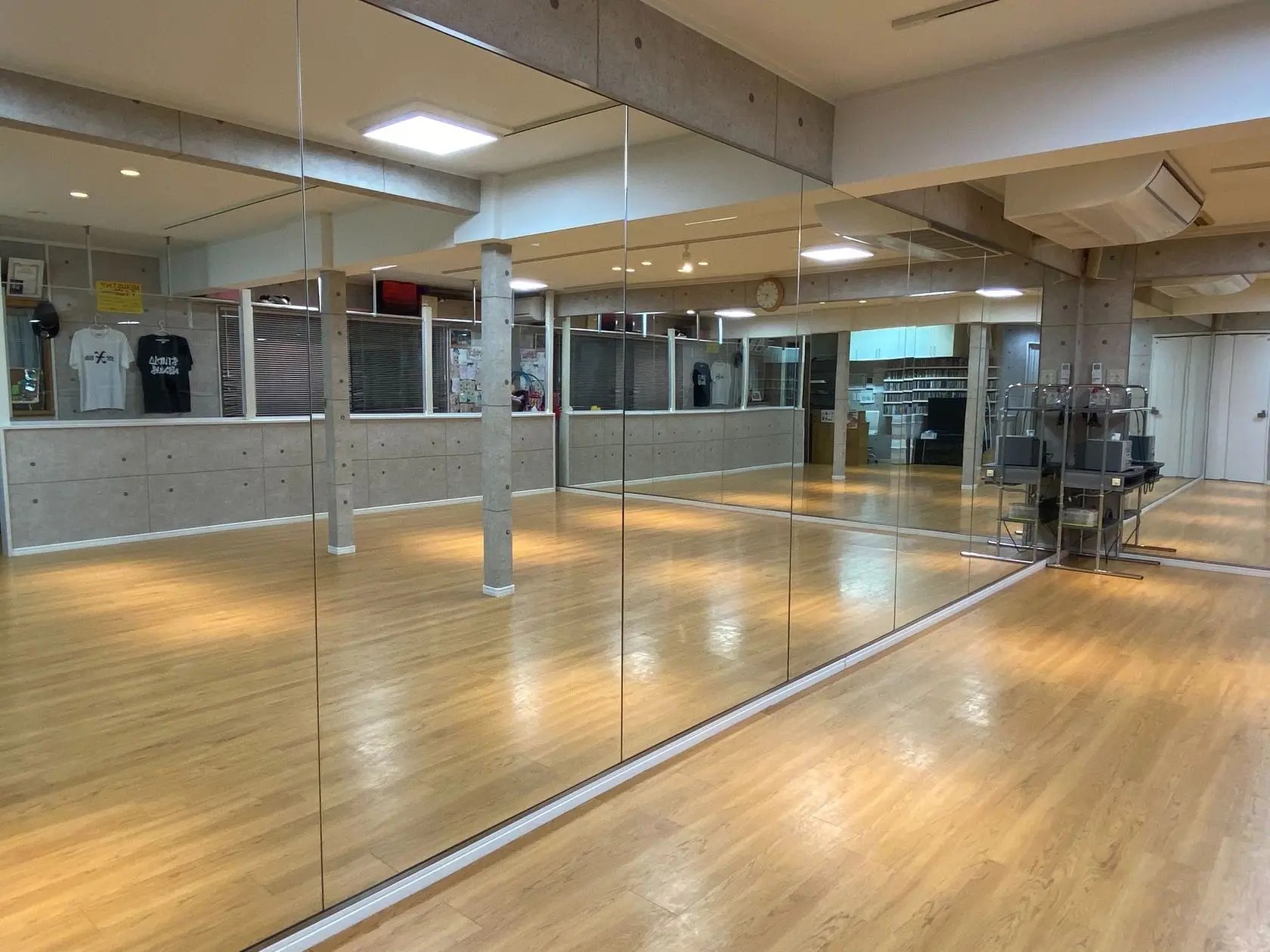 【多目的スタジオ パル レッスンなどに好評 壁2面大型鏡あり 】〈石神井公園近く〉多目的スタジ...