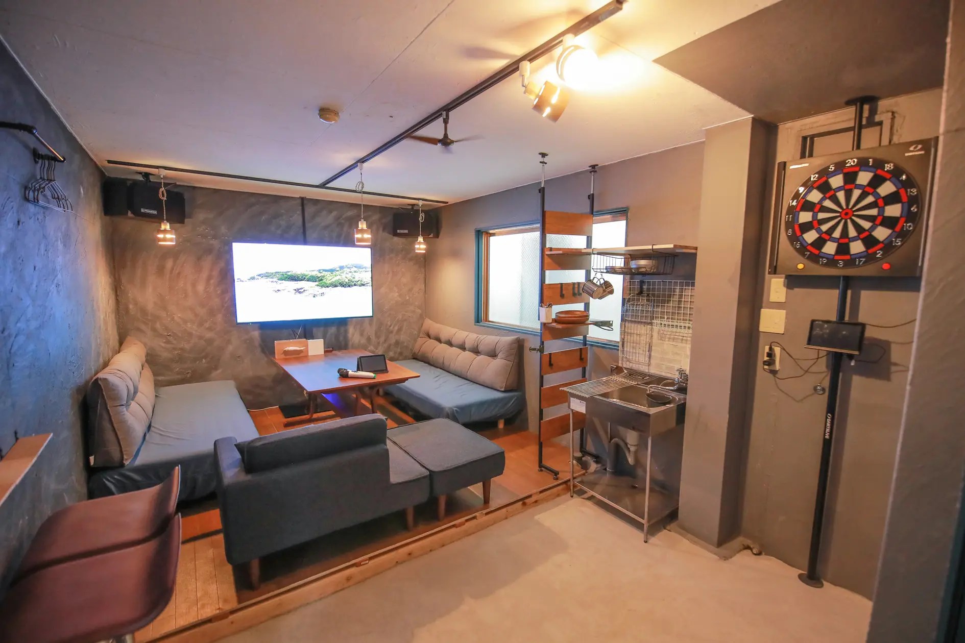 梅田で唯一の非接触型レンタルルーム WiFi/女子会/デート/飲み会/ダーツ/始発待ち スペースマーケット