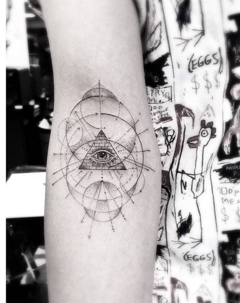 Tatuajes Del Ojo Que Todo Lo Ve | Tattoofilter 591_x_467_jpg