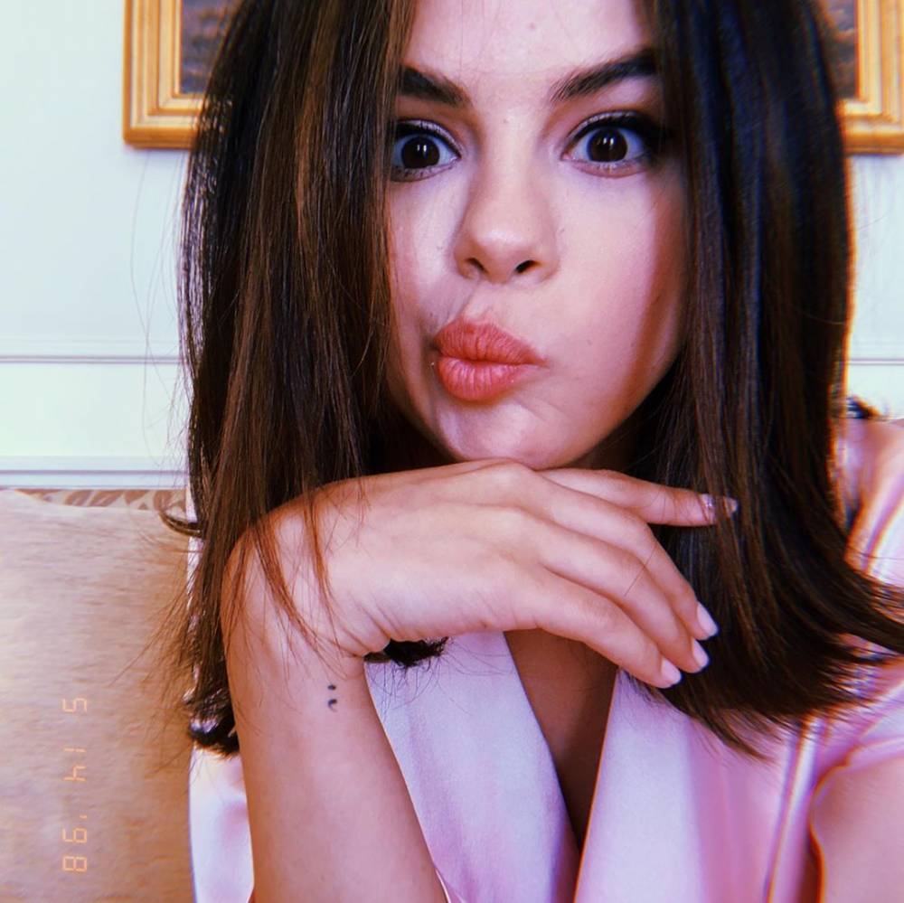 Healed Semicolon On Selena Gomez. 999_x_1000_jpg