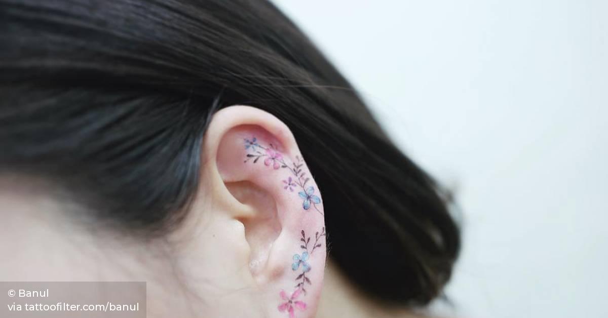 Flowers on the left ear.