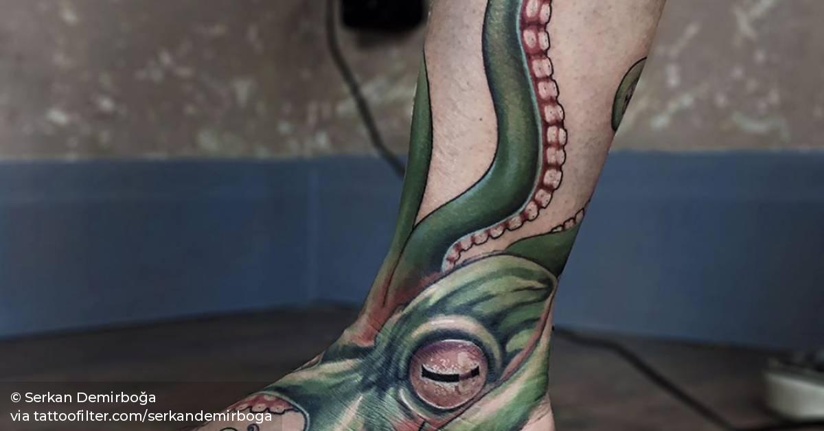 Neotraditional octopus tattoo on the left foot.