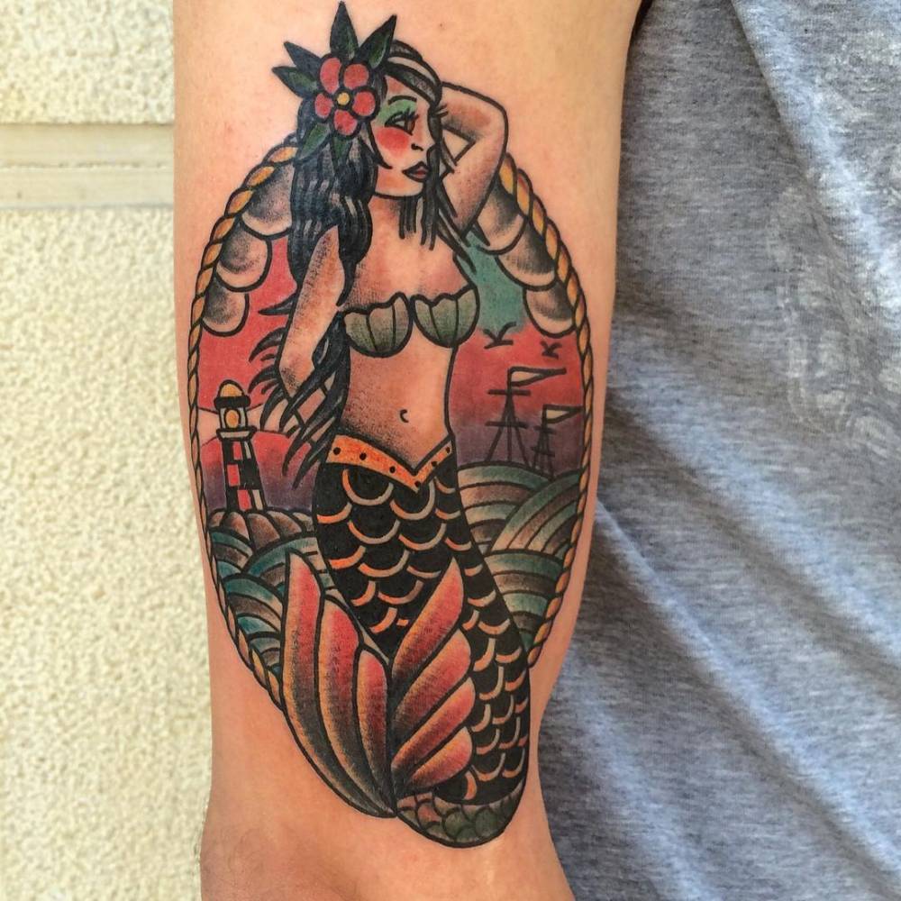 Sirena De Estilo Tradicional En El Brazo Derecho. 1000_x_1000_jpg