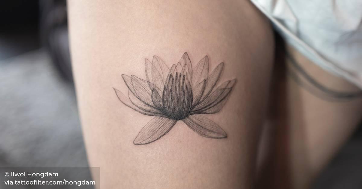 XRay water lily tattoo on the right thigh.