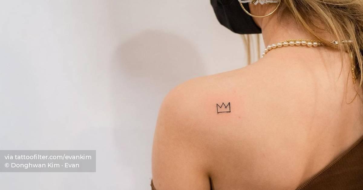 Jean-Michel Basquiat's Crown Tattoo On The Shoulder 628_x_1200_jpg