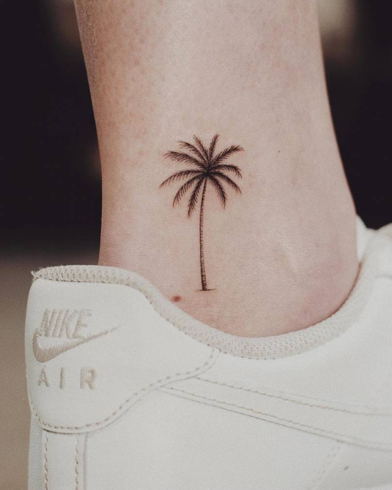Micro-Realistic Palm Tree Tattoo On The Ankle. 1000_x_800_jpg